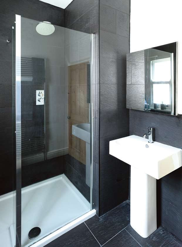 Monochrome decorated bathroom