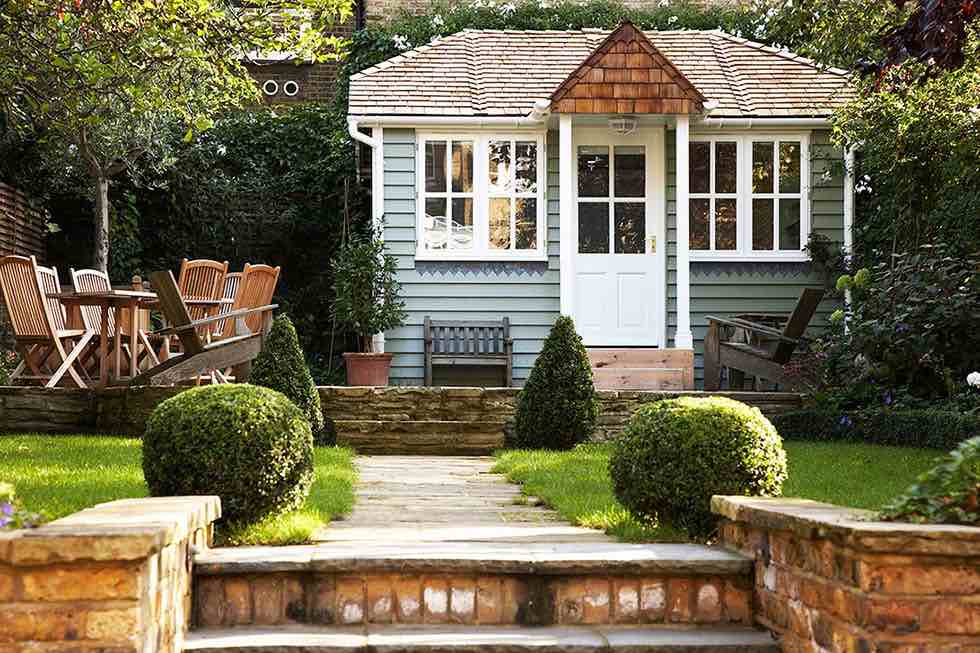 Timeless garden room summer house