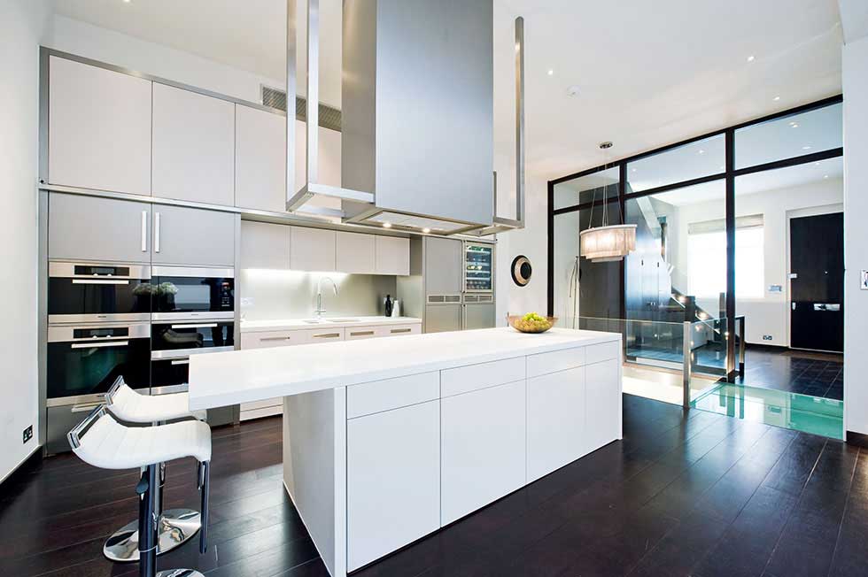 2-Internal-Glass-Landmass_GrosvenorCrescentMews_Kitchen