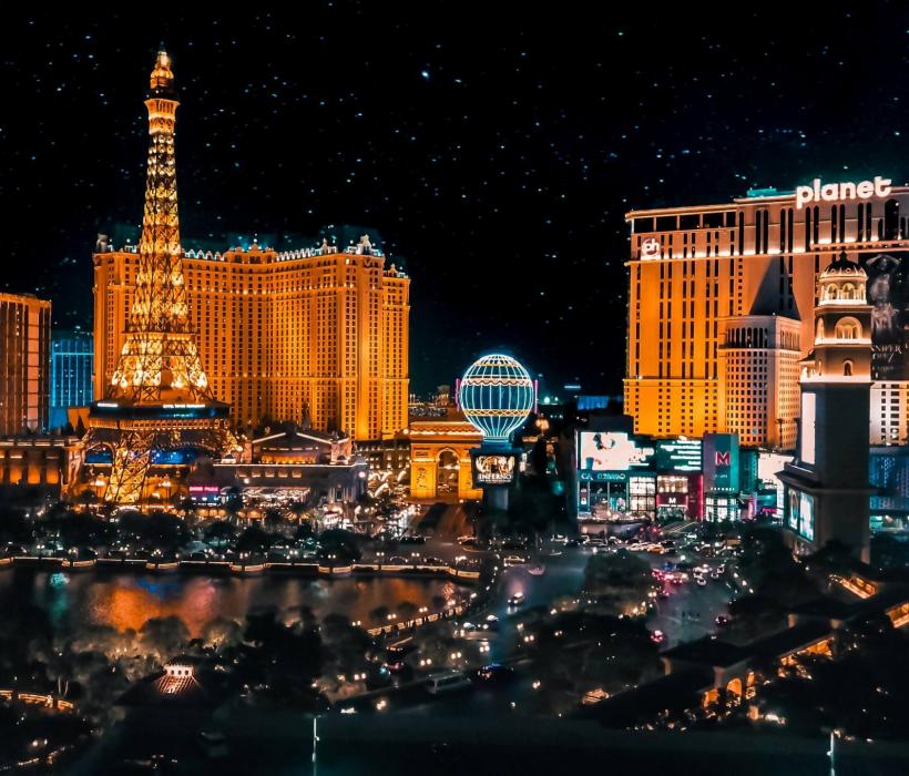 Vegas - Wedding Destinations - Sassi Holford Magazine