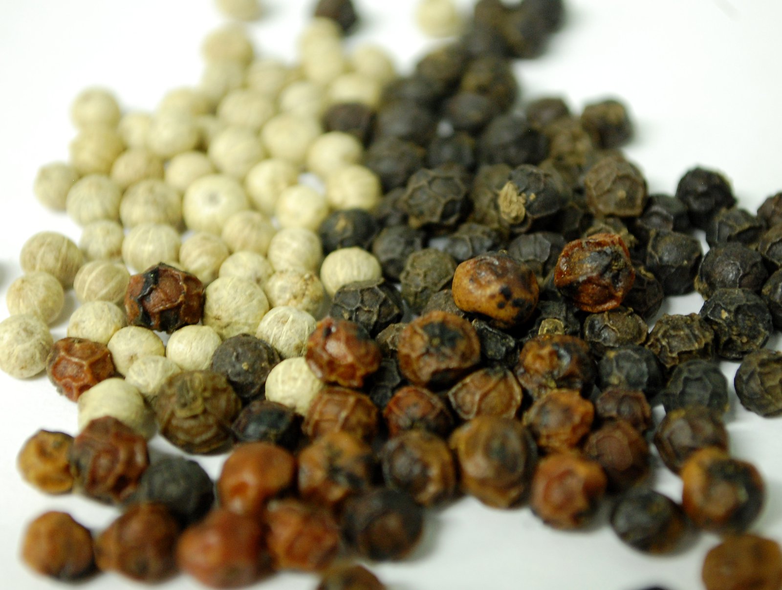 Kampot Peppercorns - White, Black And Red