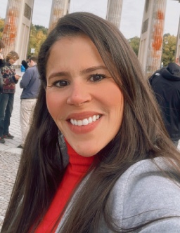 Adriana Coutinho avatar