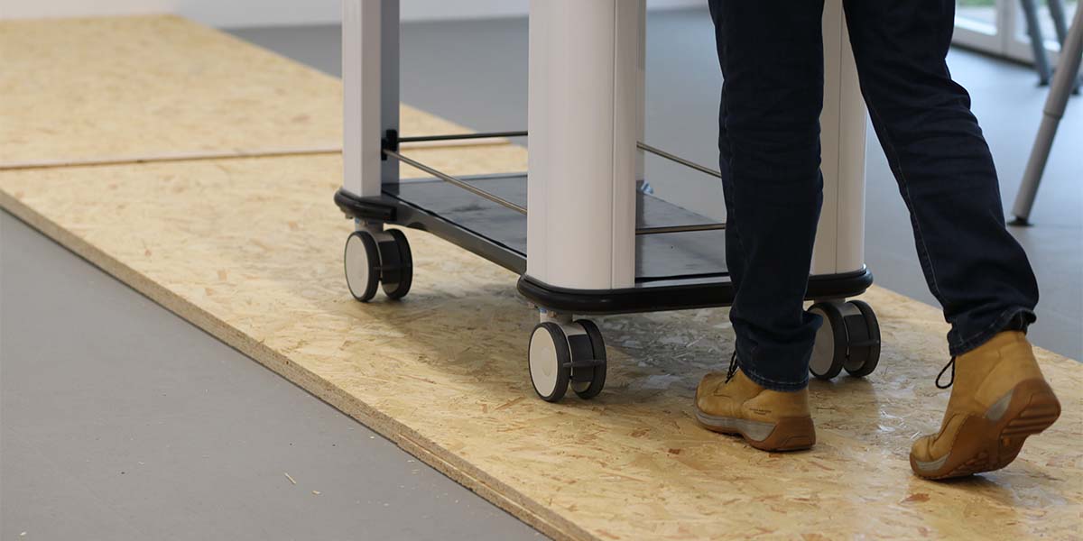IMG_0165.JPG Trolley on ramp for testing