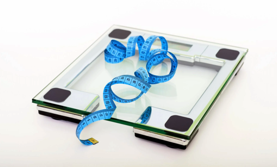 Women Over 40: How to Avoid Weight Regain After Dieting