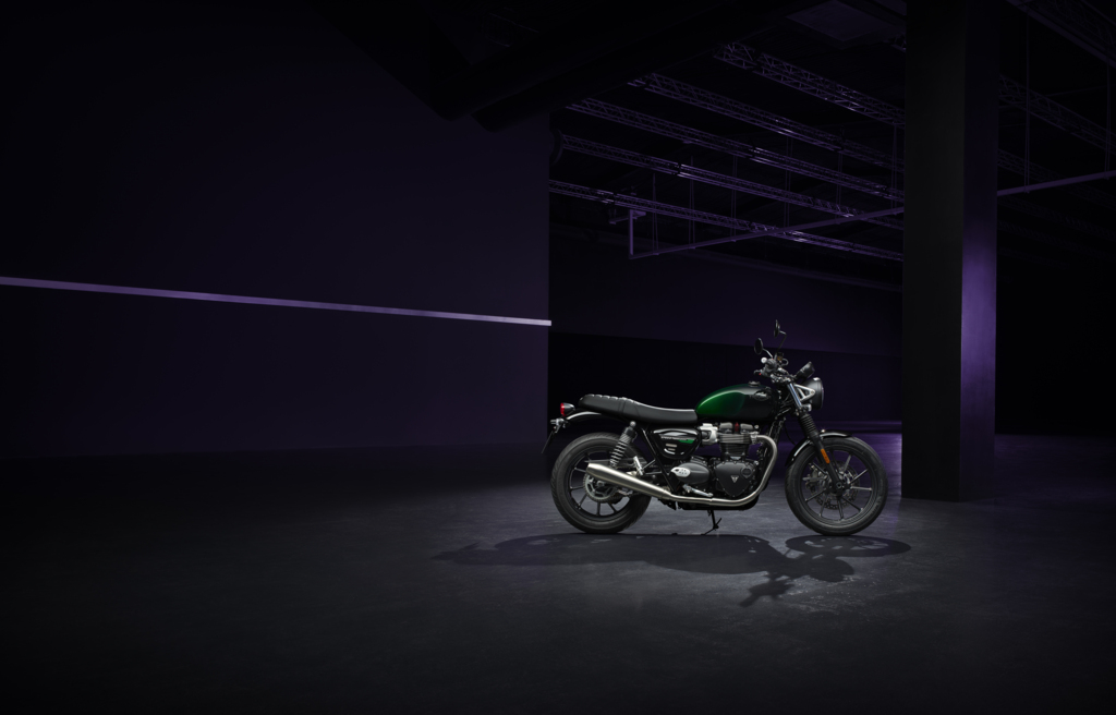 Speed Twin 900 Green Stealth Edition