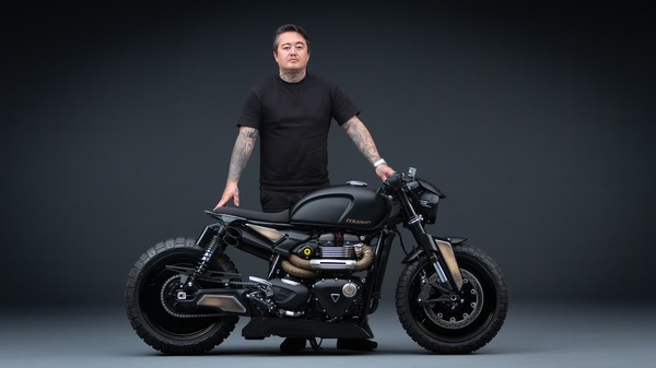 TRIUMPH ブラックカウル Winner - Triumph Media Website