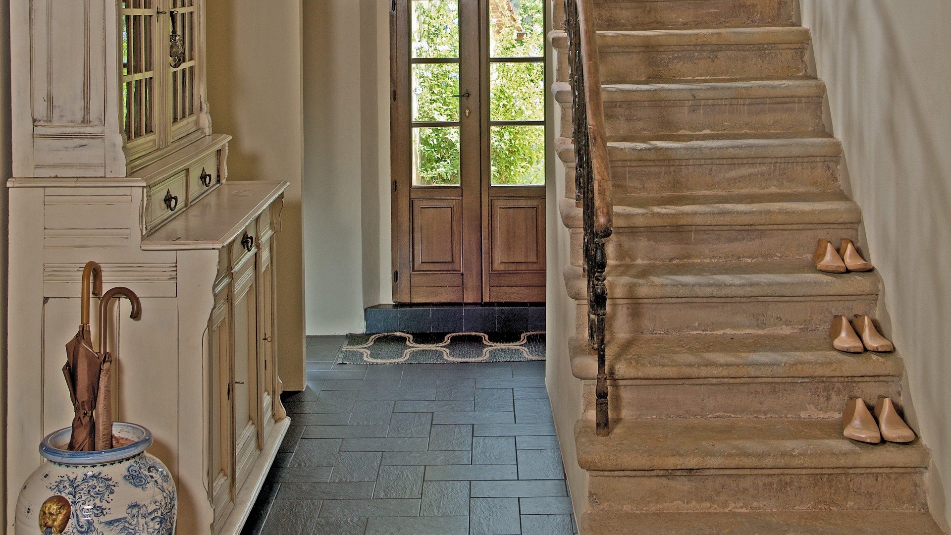 Luxury-Farmhouse-Italy-Papavero-Villa-Rentals-UltraVilla