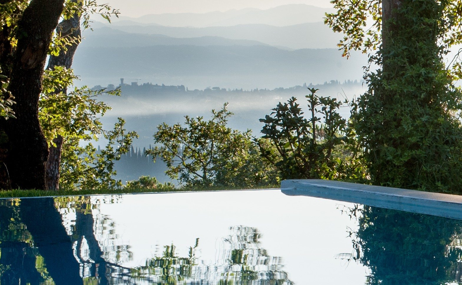 UltraVilla-The-Best-In-Italy-Villa-Tavernaccia-Infinity-Pool