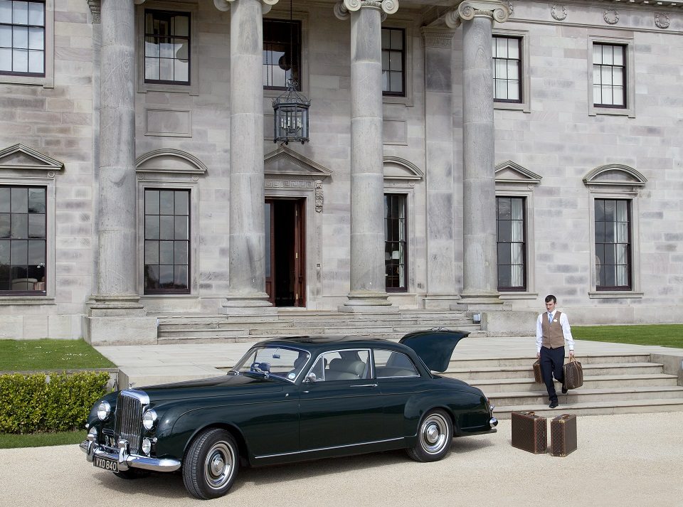 Private-Estate-Car-Elegant-Ireland-UltraVilla