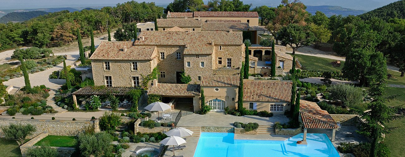 lv-ext-aerial-panoramic-house-pool