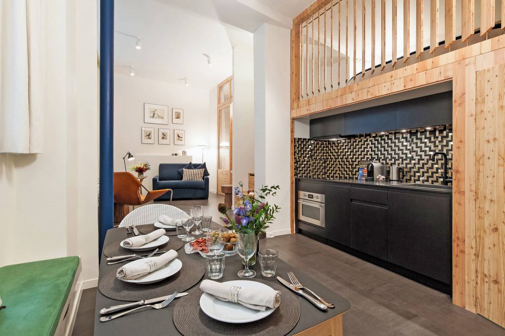 Hotel-de-Ville-Apartment-Open-Plan-Paris-Haven-In-UltraVilla