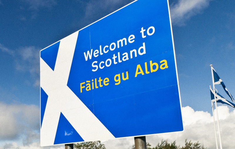 welcome to scotland sign
